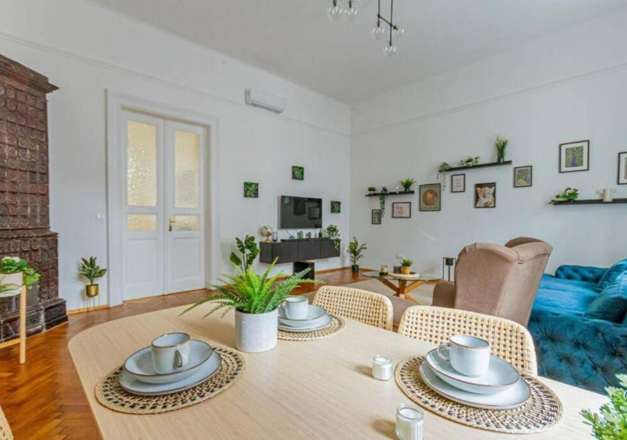 Luxury Apartment By The Famous Vaci Street Budapest Kültér fotó