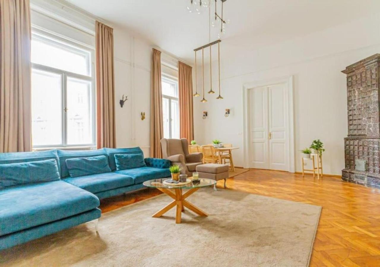 Luxury Apartment By The Famous Vaci Street Budapest Kültér fotó