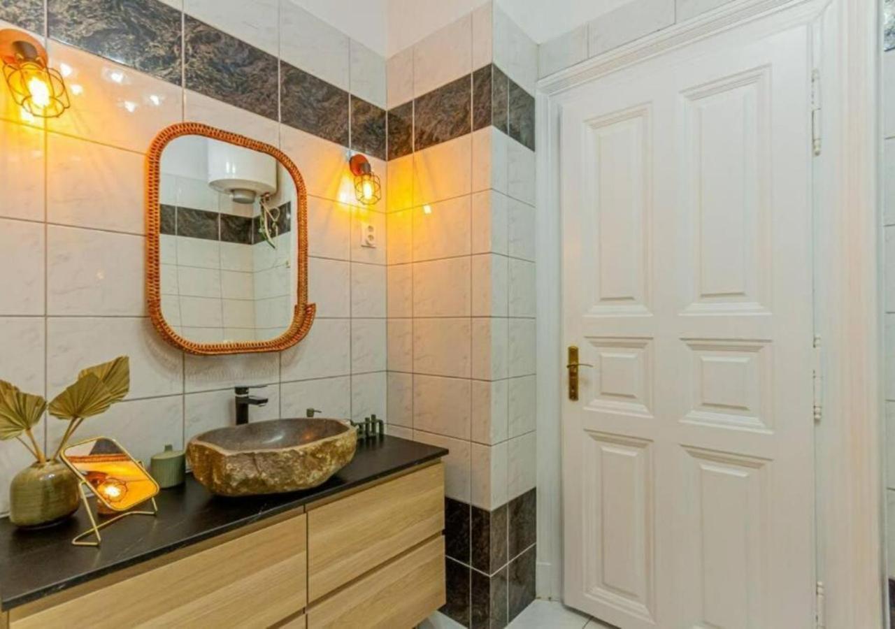 Luxury Apartment By The Famous Vaci Street Budapest Kültér fotó